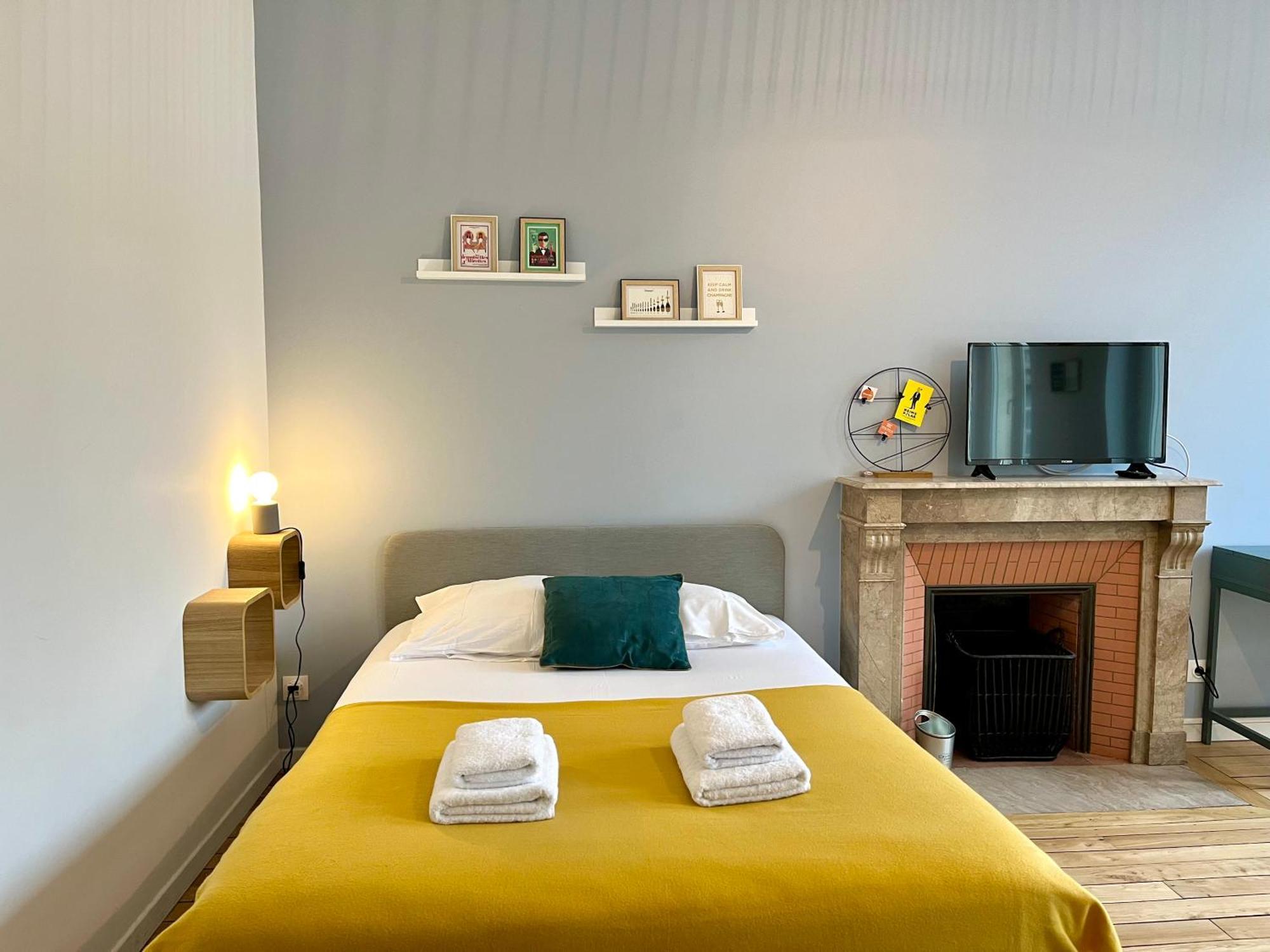 Suite Clovis 5 Reims Esterno foto